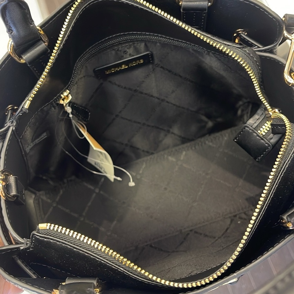 Michael Kors Mercer Large Top-Zip Belted Satchel Crossbody Center Zip
Black 
NWT - Picture 13 of 16